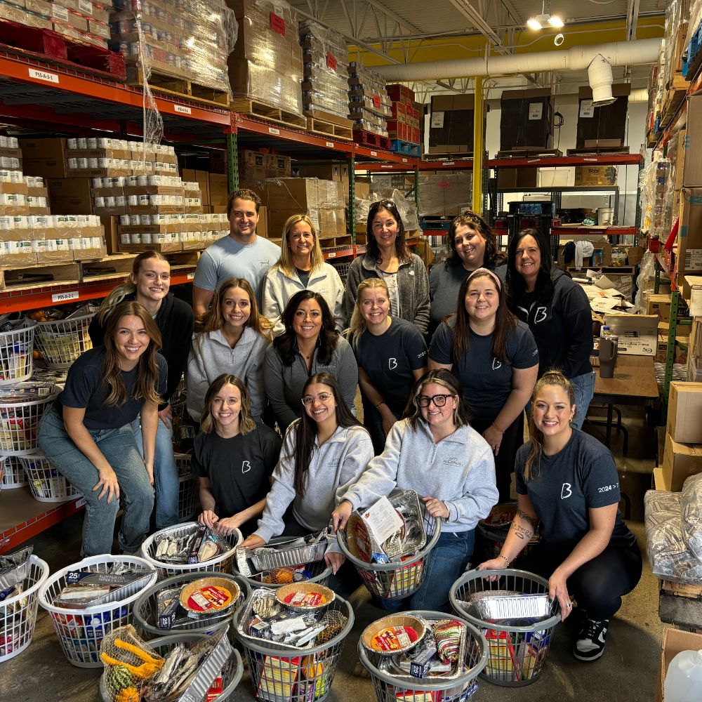 Members of the BTTS and Estate at New Albany team volunteering